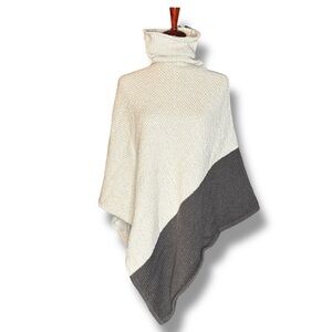 Indigenous Cream Colorblock Turtleneck Pullover Poncho One Size